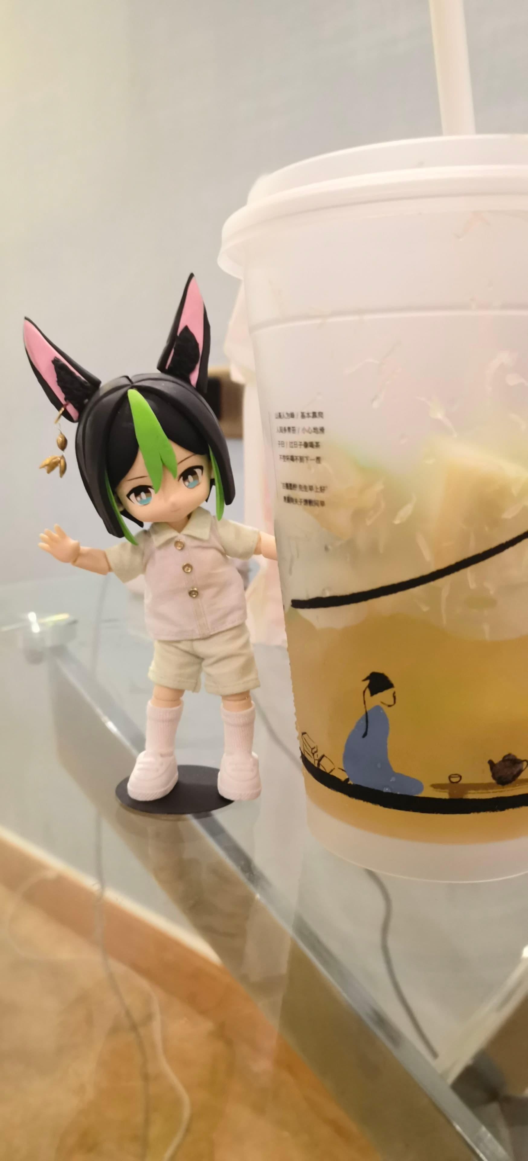 怎么还偷我柠檬茶呢...